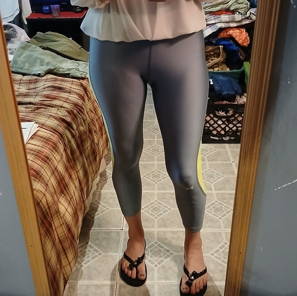 🎈Under Armour🎈BUY 1 GET 1 FREE-ALL LISTINGS🎈Heatgear Compression Leggings M - Picture 4 of 13